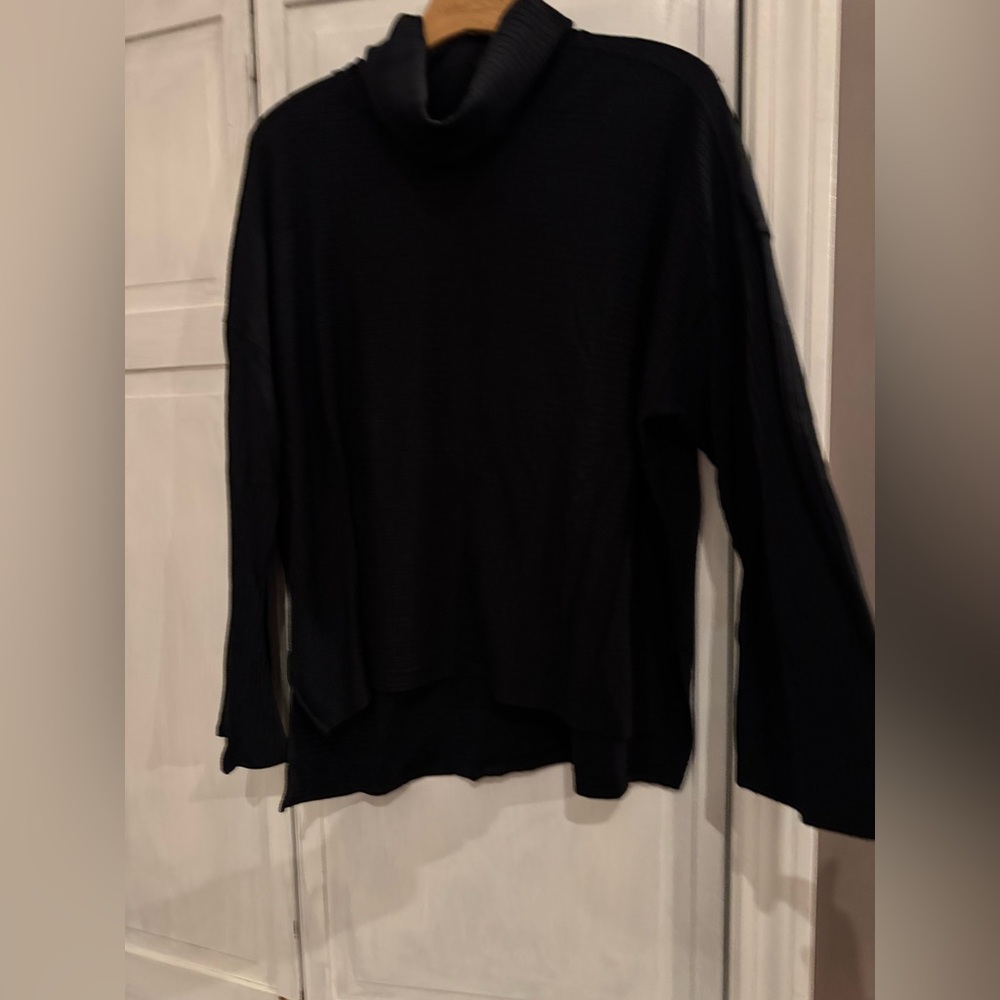 Black Long Sleeve Ribbed Top